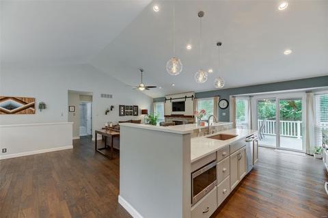 956 Westrun Dr, Ballwin, MO 63021 photo 7