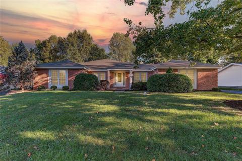 927 Camargo, Ballwin, MO 63011 photo 1