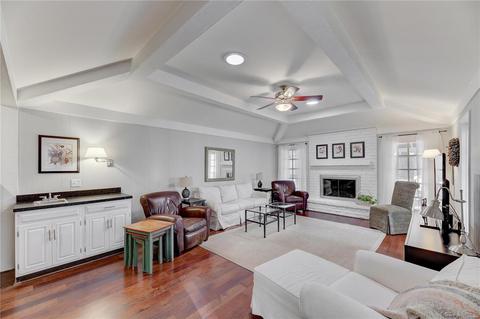 927 Camargo, Ballwin, MO 63011 photo 2