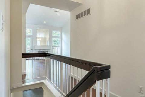 15 Ridgeview Circle Ct, Ballwin, MO 63021 photo 5
