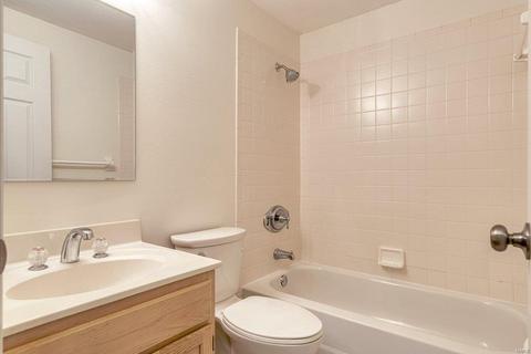 15 Ridgeview Circle Ct, Ballwin, MO 63021 photo 29