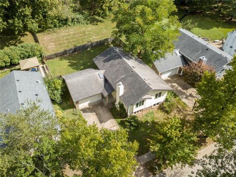 1112 Hollyberry Dr, Ballwin, MO 63021 photo 2