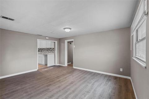 10825 Spring Ave, Saint Ann, MO 63074 photo 6