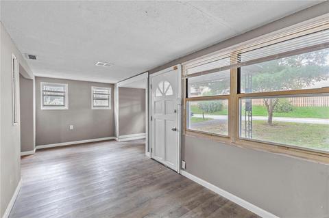 10825 Spring Ave, Saint Ann, MO 63074 photo 5