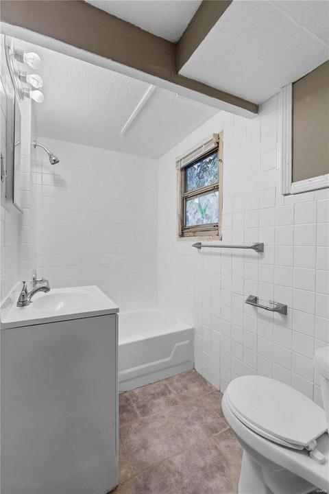 10825 Spring Ave, Saint Ann, MO 63074 photo 11