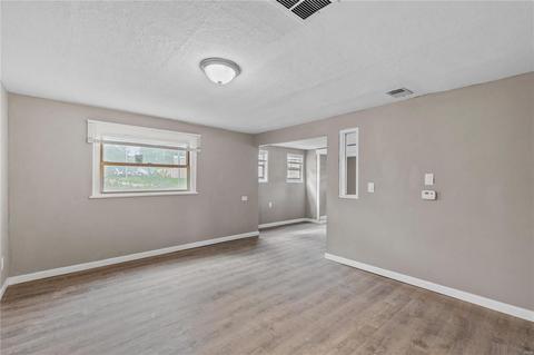 10825 Spring Ave, Saint Ann, MO 63074 photo 8