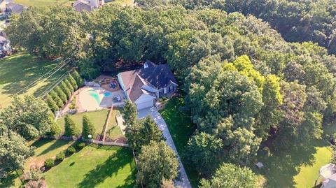 335 Marsten Ct, Ballwin, MO 63021 photo 2