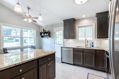 305 Orchard Ave, Ballwin, MO 63021 photo 14