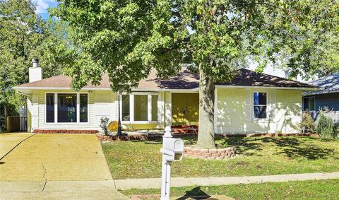 385 Messina Dr, Ballwin, MO 63021 photo 1