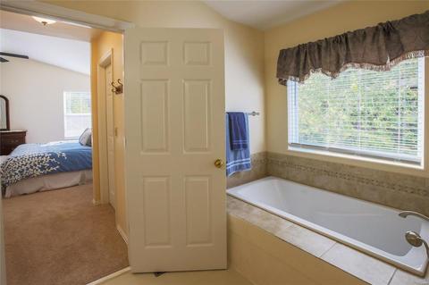 913 Forest Lake Ct, Ballwin, MO 63021 photo 24