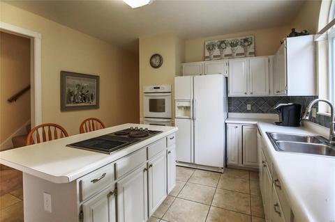 913 Forest Lake Ct, Ballwin, MO 63021 photo 11