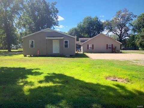 436 W Parker Ave, Chaffee, MO 63740 photo 1