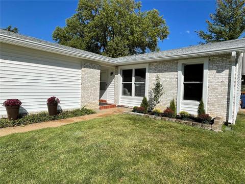 329 Palermo, Ballwin, MO 63021 photo 2