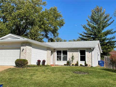 329 Palermo, Ballwin, MO 63021 photo 1