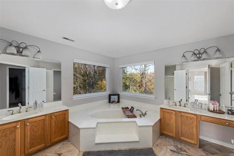 809 Shady Castle Ct, Ballwin, MO 63021 photo 20