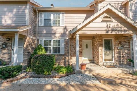276 Carmel Woods, Ellisville, MO 63021 photo 2