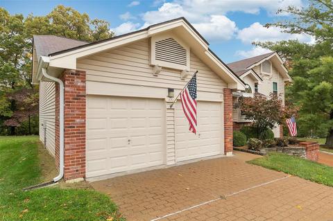 771 Windy Ridge Dr, Ballwin, MO 63021 photo 2