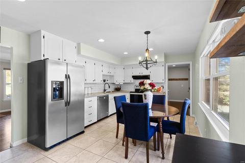703 Darby Dr, O'fallon, MO 63366 photo 3