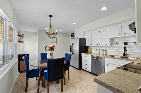 703 Darby Dr, O'fallon, MO 63366 photo 4