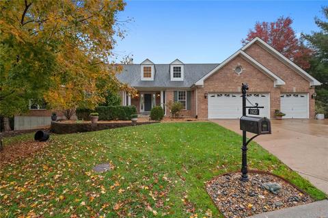 16020 Pine Terrace Dr, Ballwin, MO 63021 photo 2
