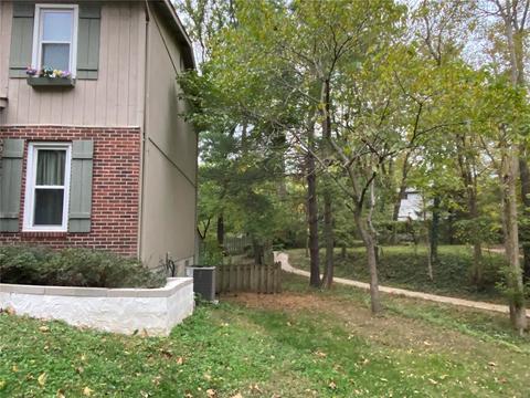 1490 Autumn Leaf Dr, Ballwin, MO 63021 photo 2