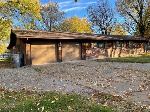 23 Christine Dr, O'fallon, MO 63366 photo 2