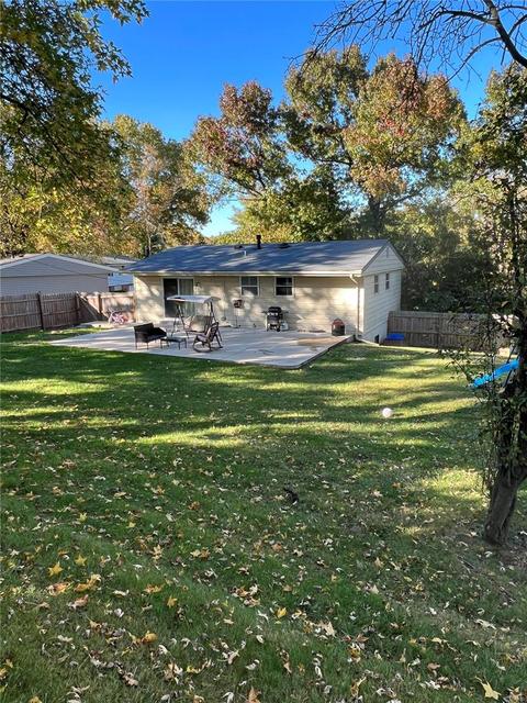 903 Marceau, Ballwin, MO 63011 photo 3