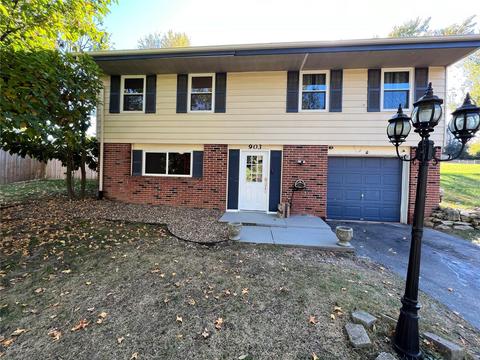 903 Marceau, Ballwin, MO 63011 photo 1