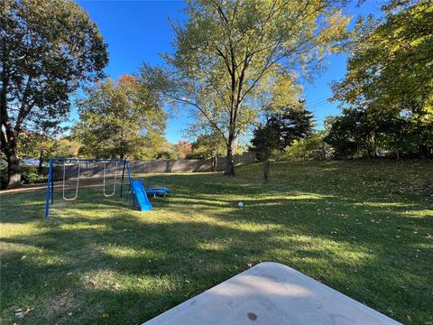 903 Marceau, Ballwin, MO 63011 photo 4