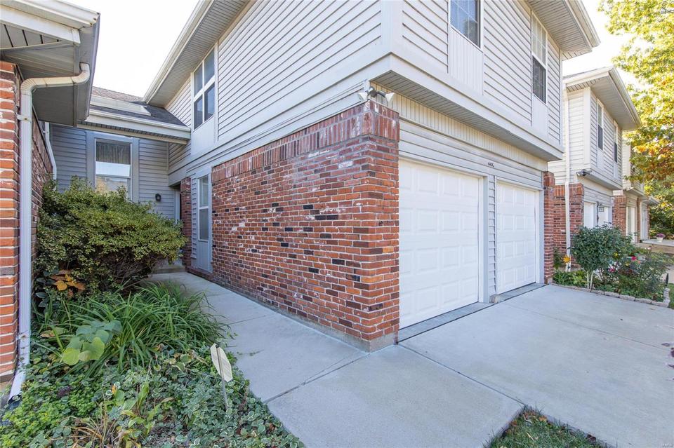 4406 Hillmont Ct, Saint Louis, MO 63128 50 Photos MLS 21080126