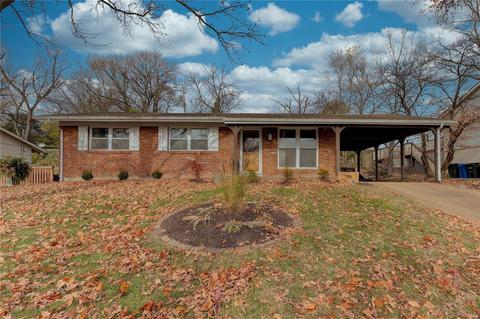 703 La Bonne Pkwy, Manchester, MO 63021 photo 1
