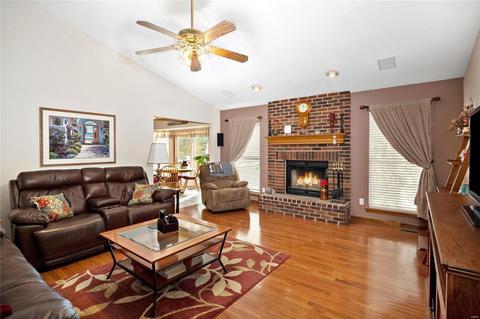 748 Longfellow Cir, O'fallon, MO 63366 photo 7