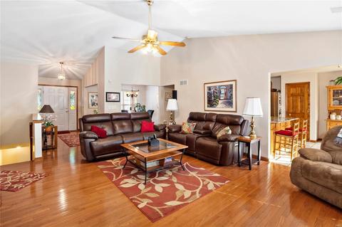 748 Longfellow Cir, O'fallon, MO 63366 photo 9