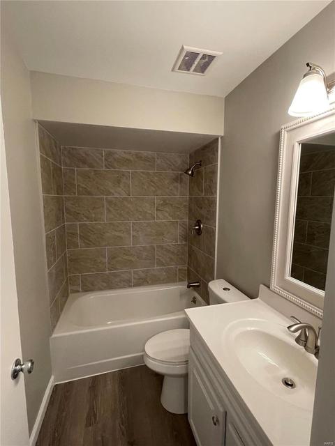 975 Barbizon Dr, Manchester, MO 63021 photo 4