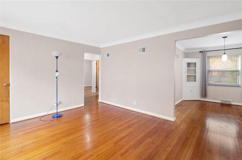 7504 Marillac Dr, Saint Louis, MO 63121 photo 2