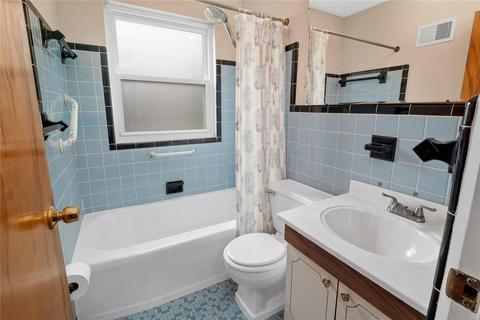 7504 Marillac Dr, Saint Louis, MO 63121 photo 9