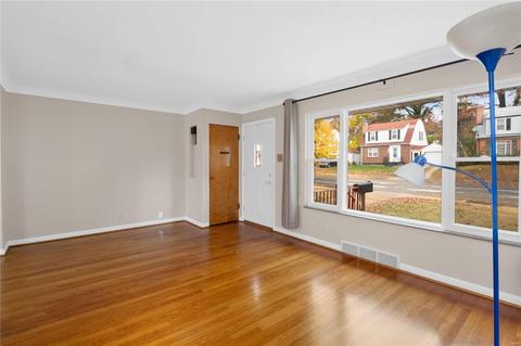 7504 Marillac Dr, Saint Louis, MO 63121 photo 3