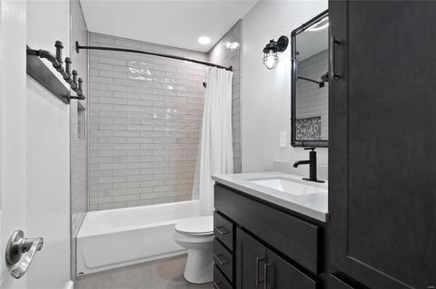 815 Pine Village Ct, Ballwin, MO 63021 photo 20