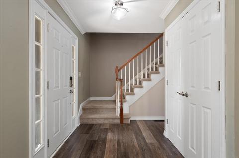 815 Pine Village Ct, Ballwin, MO 63021 photo 2