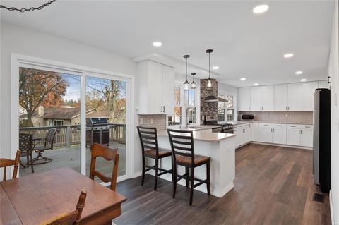 815 Pine Village Ct, Ballwin, MO 63021 photo 9
