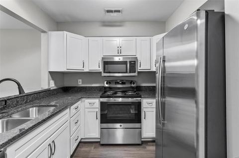 826 Woodside Trails Dr, Ballwin, MO 63021 photo 16
