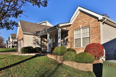 1248 Arbor Bluff Cir, Ballwin, MO 63021 photo 2