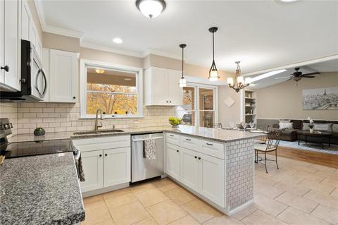 247 Stablestone Dr, Chesterfield, MO 63017 photo 13