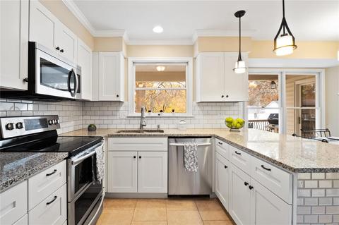247 Stablestone Dr, Chesterfield, MO 63017 photo 11