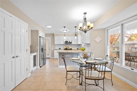 247 Stablestone Dr, Chesterfield, MO 63017 photo 9