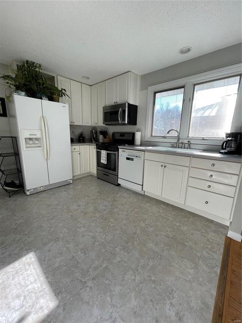 236 Valleyoak Ct, Ballwin, MO 63021 photo 5