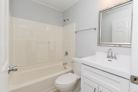 252 Glandore #C, Ballwin, MO 63021 photo 12