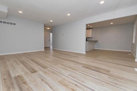 252 Glandore #C, Ballwin, MO 63021 photo 4