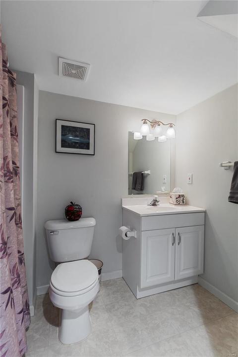 982 Midpoint Dr, O'fallon, MO 63366 photo 41