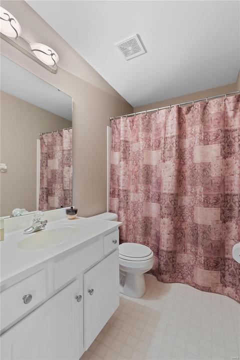 982 Midpoint Dr, O'fallon, MO 63366 photo 35